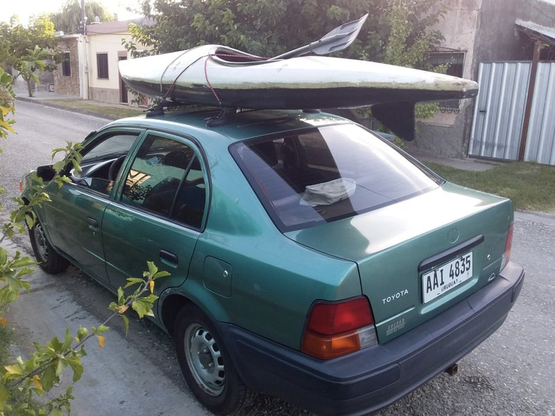 Juan Andres barras bacas para Toyota Tercel con ventosas StickyRack.uy